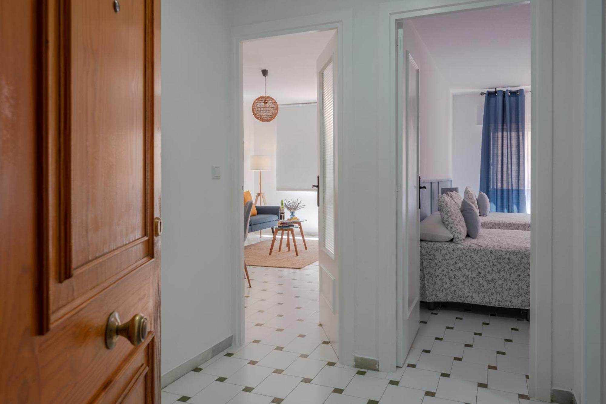 Mrs Apartamento En Gran Via De Colon Parking Granada Bagian luar foto