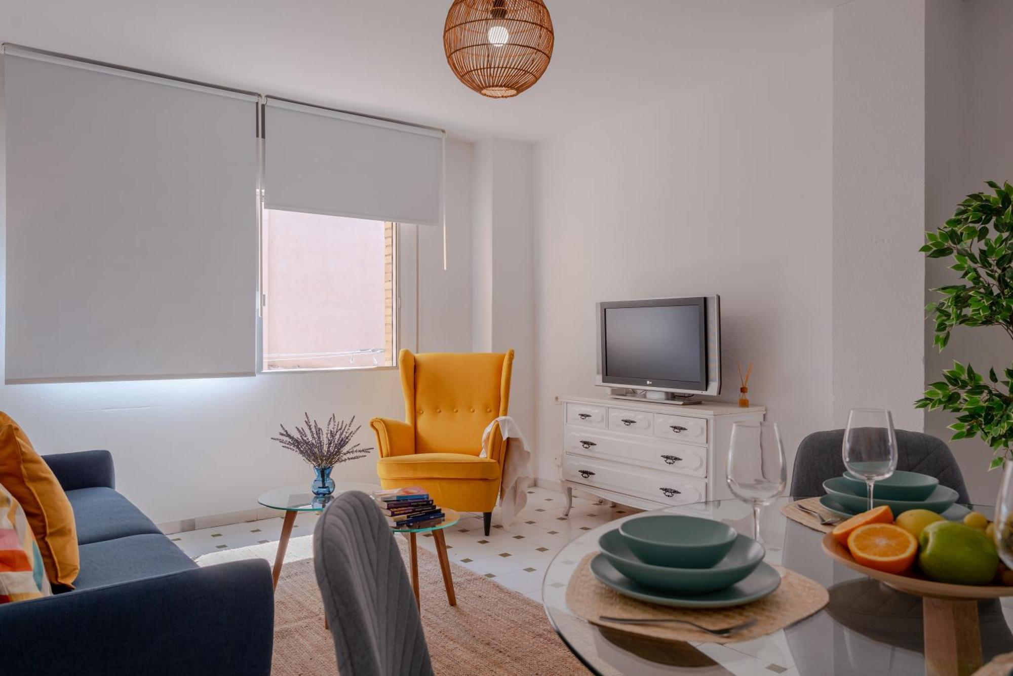 Mrs Apartamento En Gran Via De Colon Parking Granada Bagian luar foto