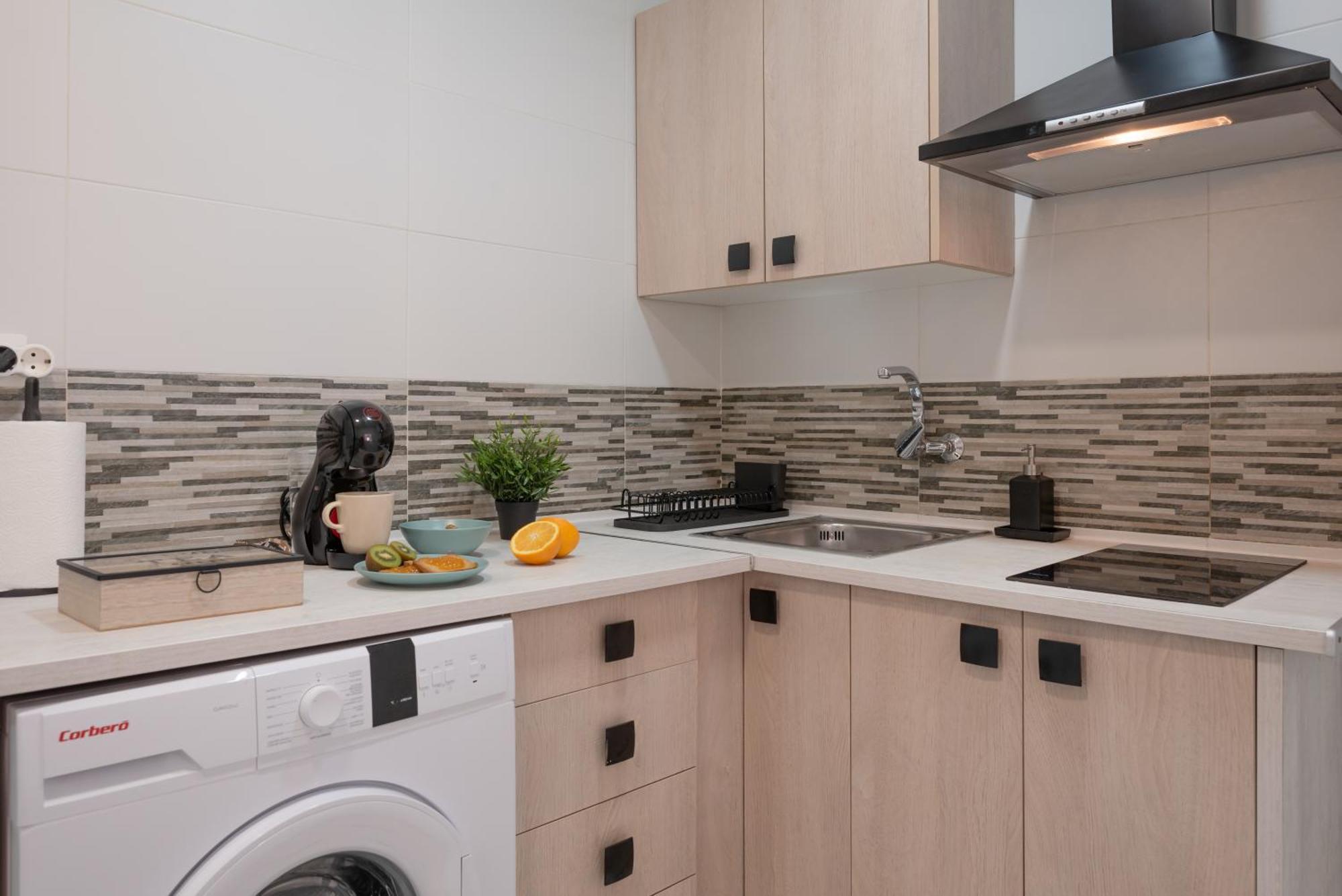 Mrs Apartamento En Gran Via De Colon Parking Granada Bagian luar foto