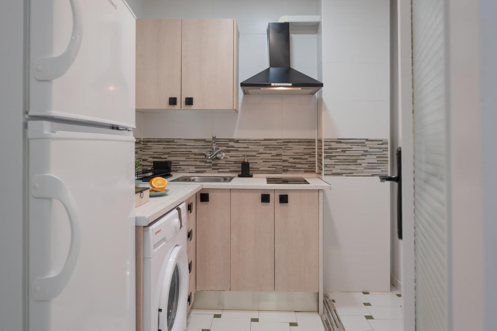 Mrs Apartamento En Gran Via De Colon Parking Granada Bagian luar foto